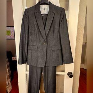 Tahari Arthur S. Levine Women's Classic Gray Pant Suit, Size 10